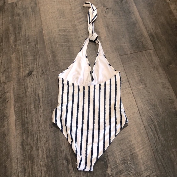 CUPSHE NAVY/WHITE STRIPED ONE PIECE BATHING SUITE SIZE M - Picture 4 of 5